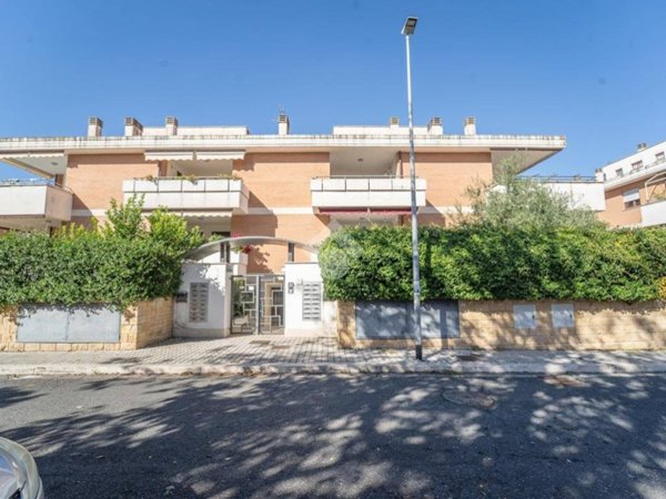 appartamento in vendita a Roma in zona Casal Monastero