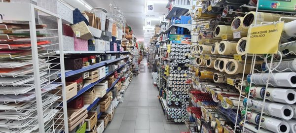 locale commerciale in vendita a Roma in zona Infernetto