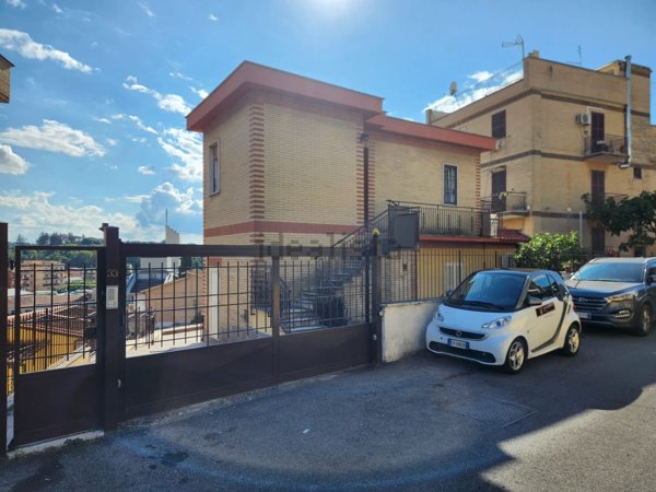 appartamento in vendita a Roma in zona Prima Porta