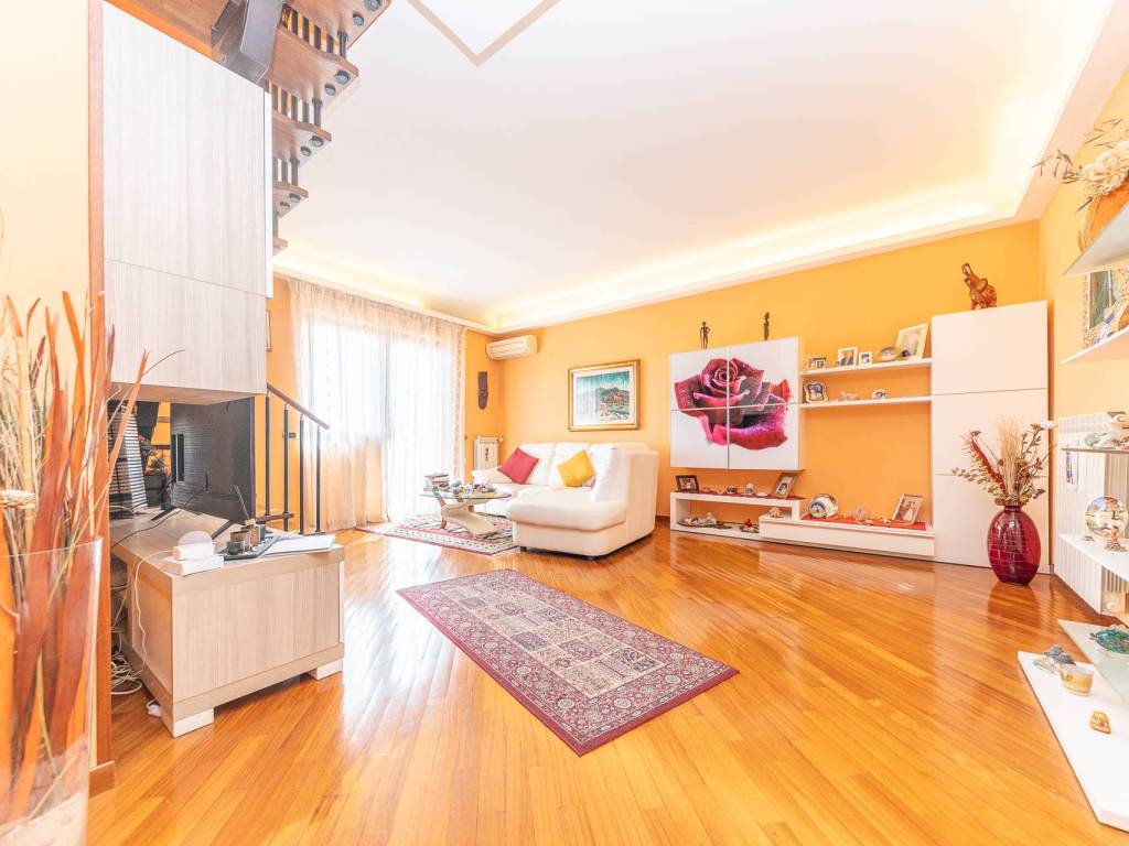 appartamento in vendita a Roma in zona Romanina