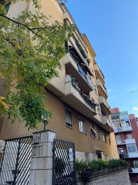 appartamento in vendita a Roma in zona Nomentano