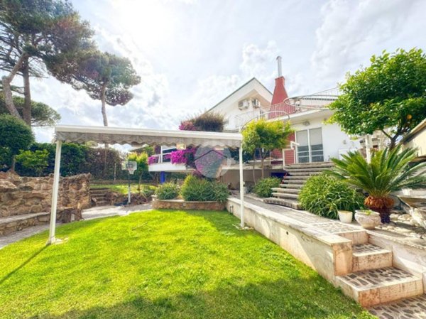 appartamento in vendita a Roma in zona Osteria del Curato