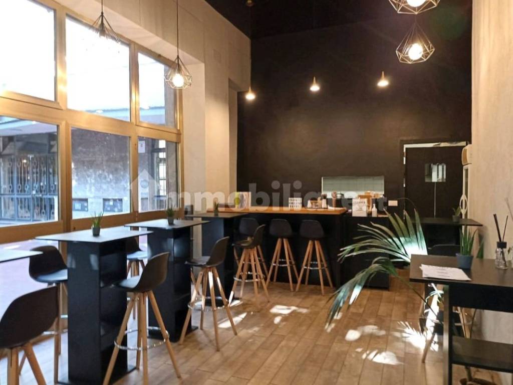 negozio in vendita a Roma in zona Appio Latino