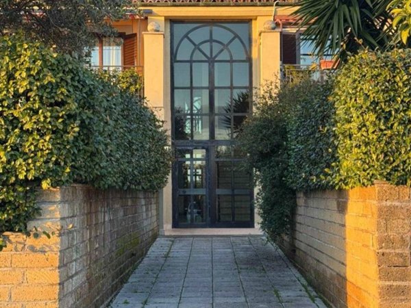 appartamento in vendita a Roma in zona Casal Monastero