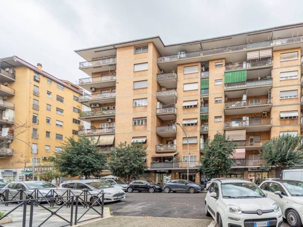 appartamento in vendita a Roma in zona Cinecittà