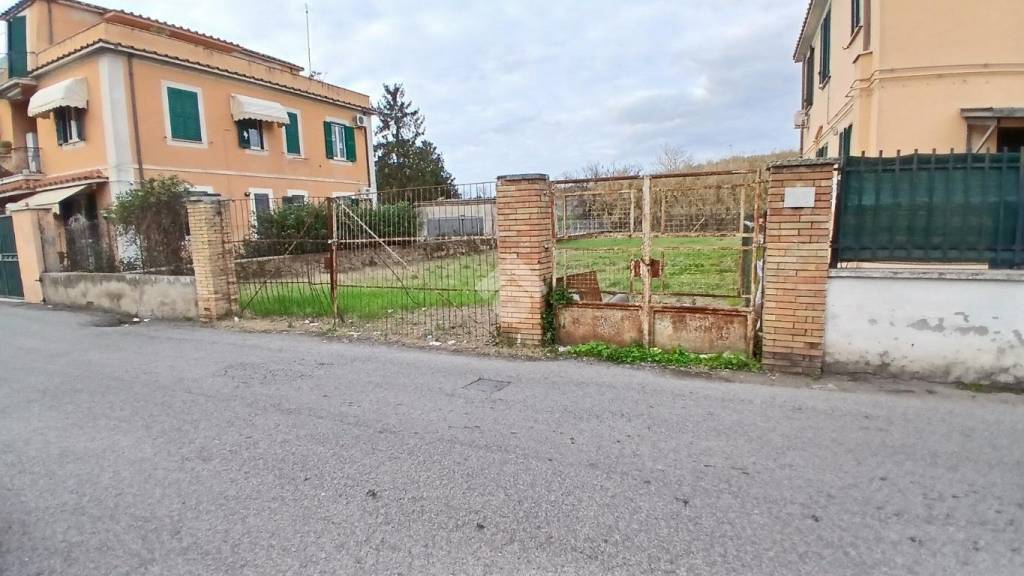 terreno agricolo in vendita a Roma in zona Torre Angela