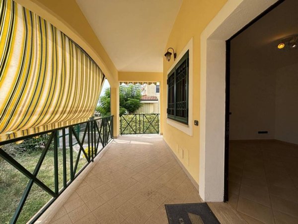 casa indipendente in vendita a Roma in zona Lunghezza