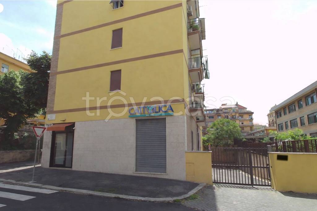trivano in vendita a Roma in zona Prenestino-Centocelle