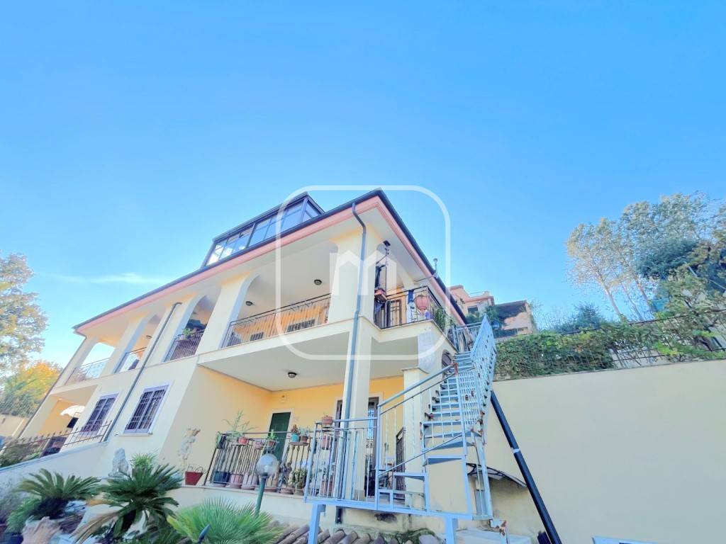 casa indipendente in vendita a Roma in zona Lunghezza