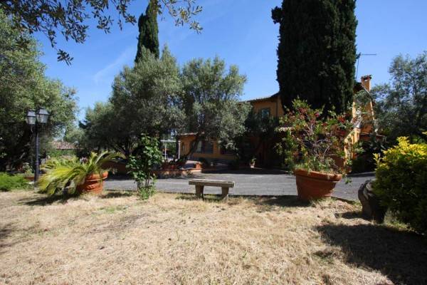 casa indipendente in vendita a Roma in zona Mezzocammino