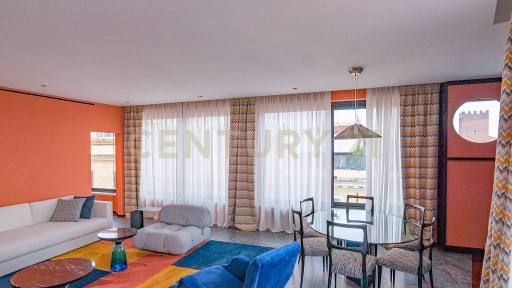 appartamento in vendita a Roma in zona Rione Monti/Campitelli