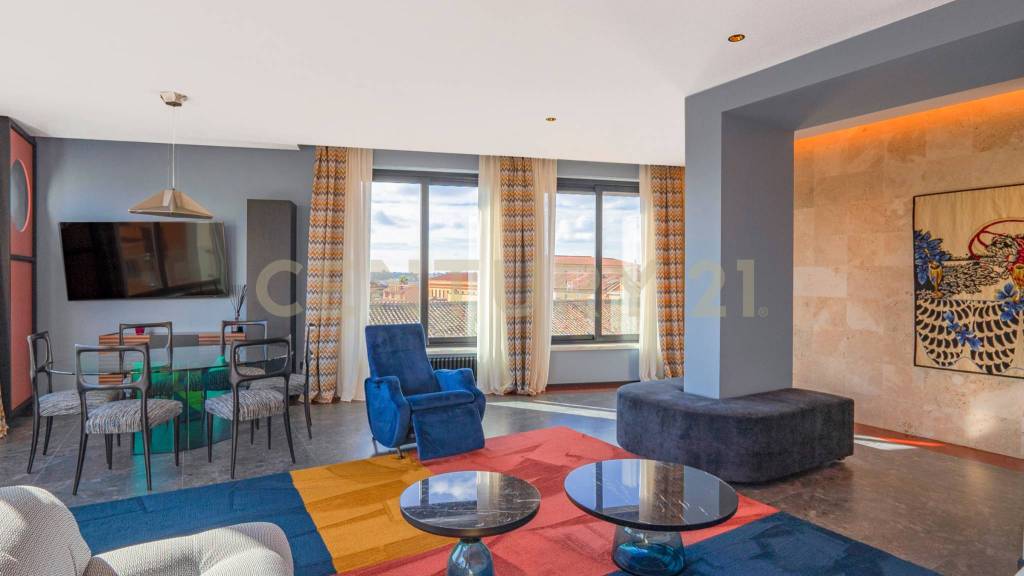 appartamento in vendita a Roma in zona Rione Monti/Campitelli