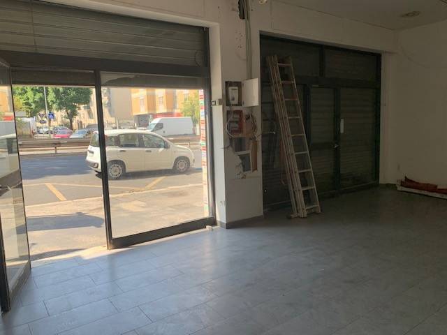 negozio in vendita a Roma in zona Prenestino-Centocelle
