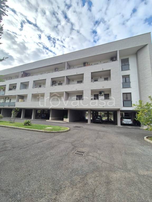 appartamento in vendita a Roma in zona Dragoncello