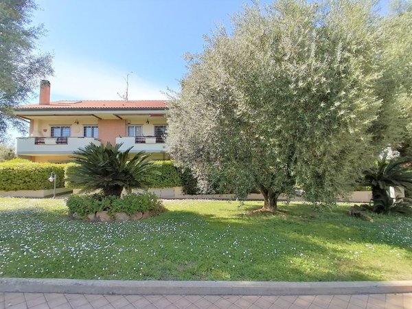 appartamento in vendita a Roma in zona Borghesiana