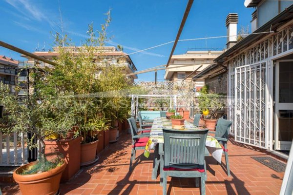 appartamento in vendita a Roma in zona Appio Claudio