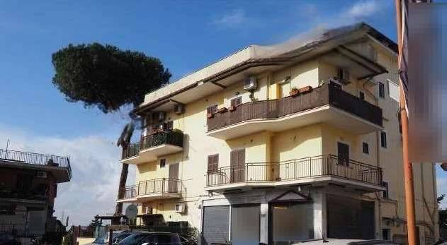 appartamento in vendita a Roma in zona Osteria del Curato