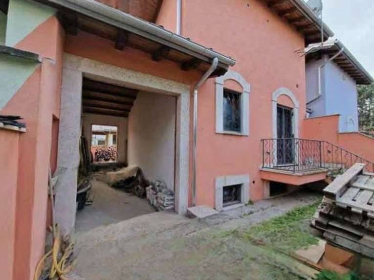 casa indipendente in vendita a Roma in zona Infernetto
