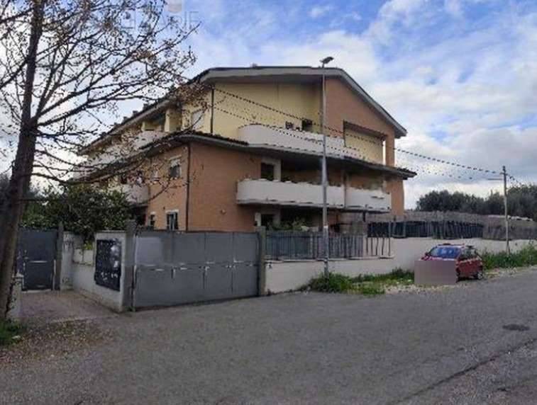 appartamento in vendita a Roma in zona Finocchio