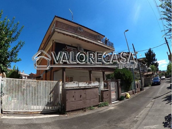appartamento in vendita a Roma in zona Borghesiana