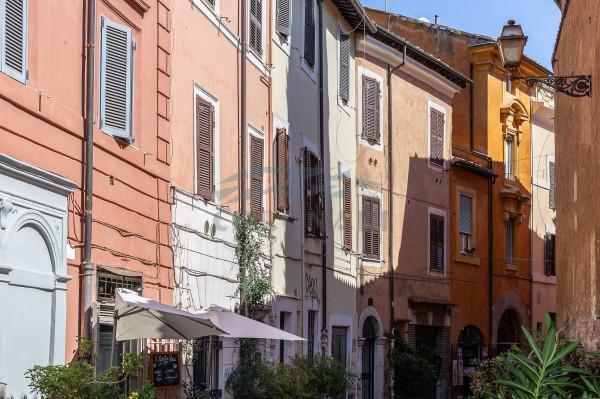 appartamento in vendita a Roma in zona Trastevere