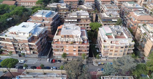 appartamento in vendita a Roma in zona Appio Claudio