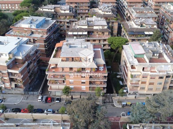 appartamento in vendita a Roma in zona Appio Claudio