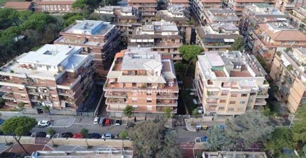 appartamento in vendita a Roma in zona Appio Claudio