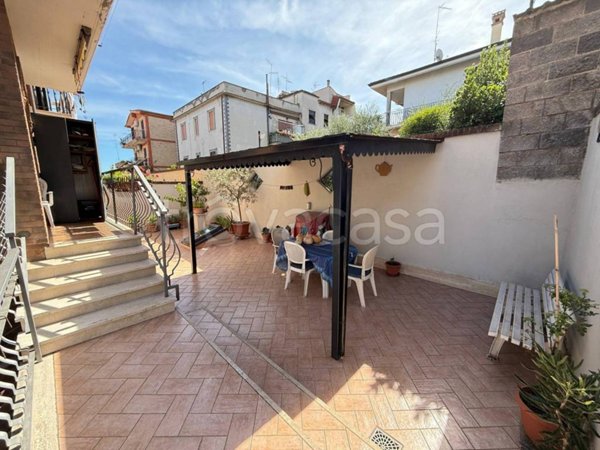 casa indipendente in vendita a Roma in zona Finocchio