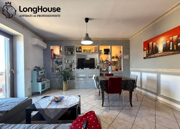 appartamento in vendita a Roma in zona Lunghezza