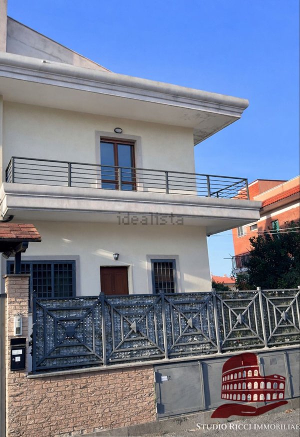 appartamento in vendita a Roma in zona Finocchio