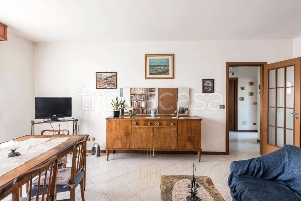 appartamento in vendita a Roma in zona Corviale