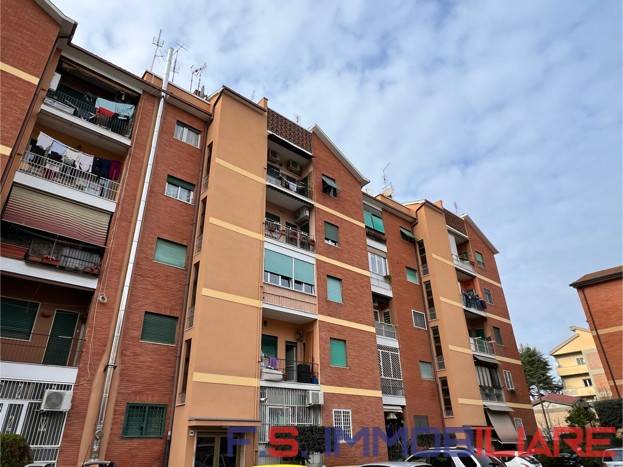 appartamento in vendita a Roma in zona Torre Spaccata
