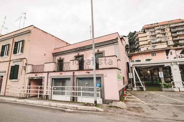 casa semindipendente in vendita a Roma