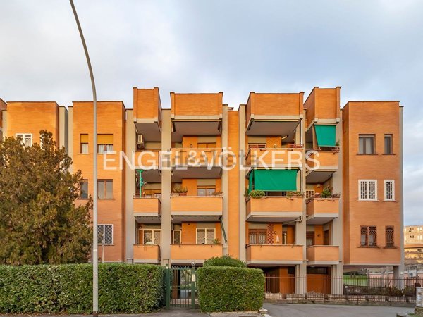 appartamento in vendita a Roma in zona Spinaceto
