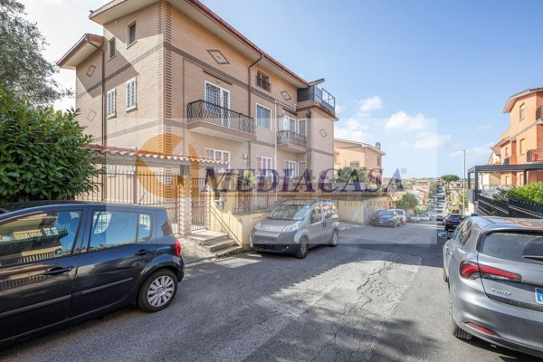 appartamento in vendita a Roma in zona Tor di Quinto