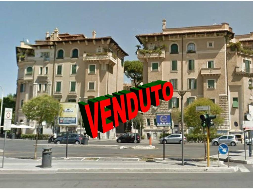 appartamento in vendita a Roma in zona Appio Latino