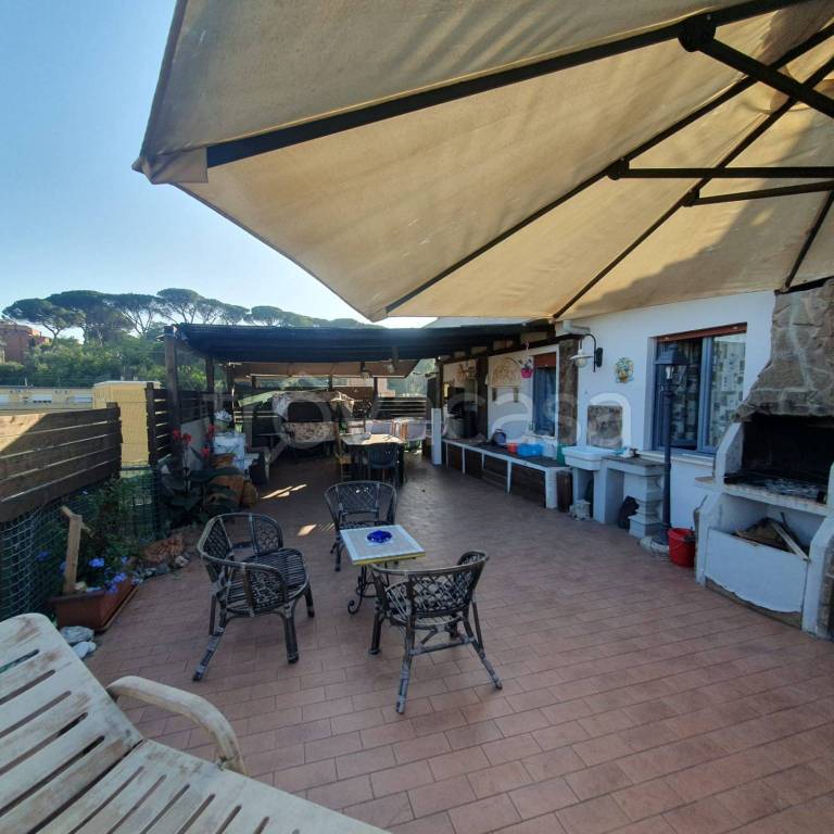 appartamento in vendita a Roma in zona Colle del Sole