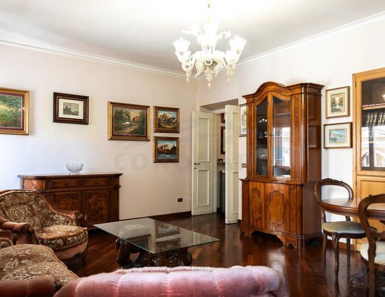 appartamento in vendita a Roma in zona Rione Monti/Campitelli