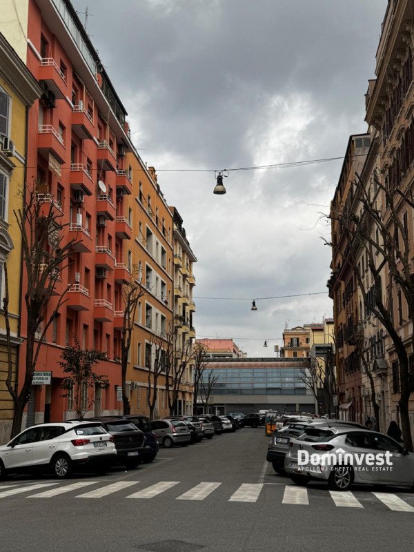 negozio in vendita a Roma in zona Trionfale