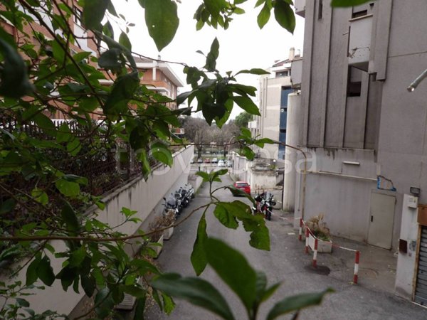 appartamento in vendita a Roma in zona Ardeatino
