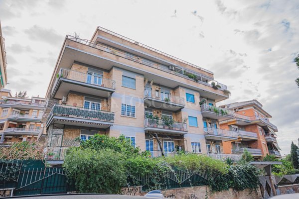 appartamento in vendita a Roma in zona Gianicolense
