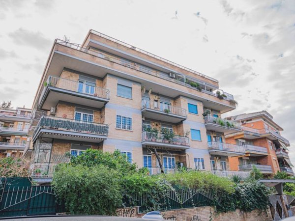 appartamento in vendita a Roma in zona Gianicolense