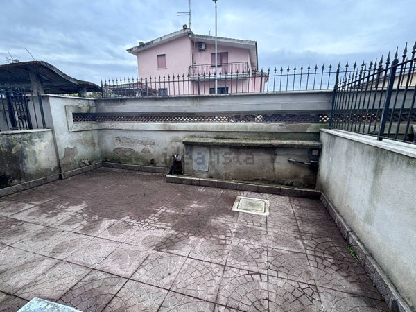 appartamento in vendita a Roma in zona Valle Muricana