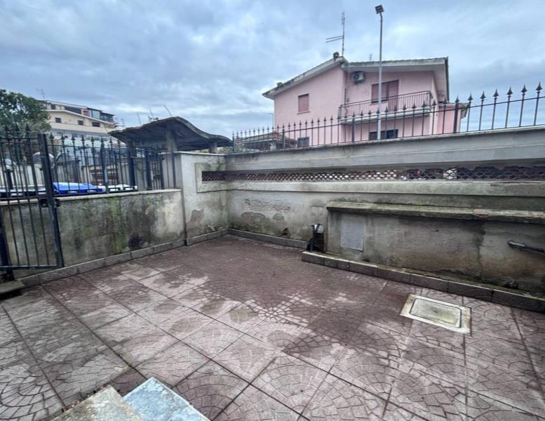 appartamento in vendita a Roma in zona Valle Muricana