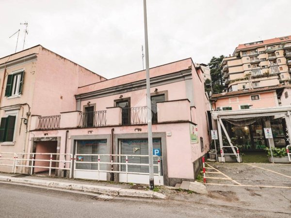 negozio in vendita a Roma in zona Della Vittoria