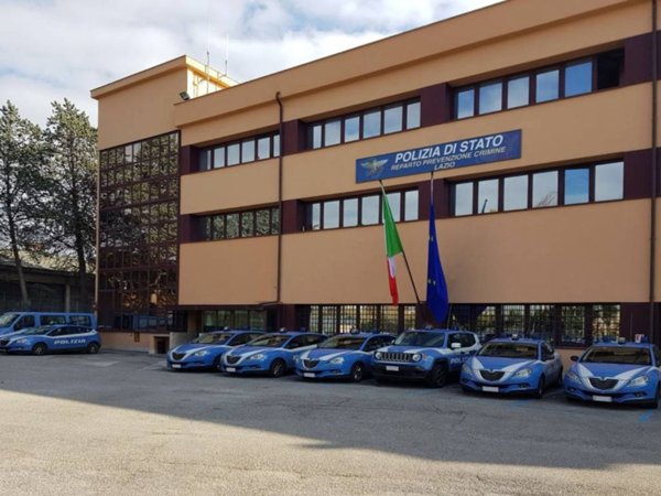 intera palazzina in vendita a Roma in zona Sette Bagni