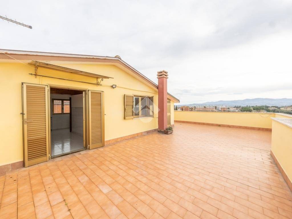 appartamento in vendita a Roma in zona Castelverde