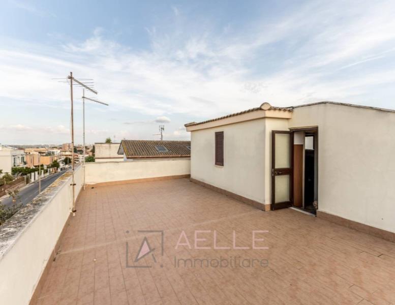 casa indipendente in vendita a Roma in zona Acilia