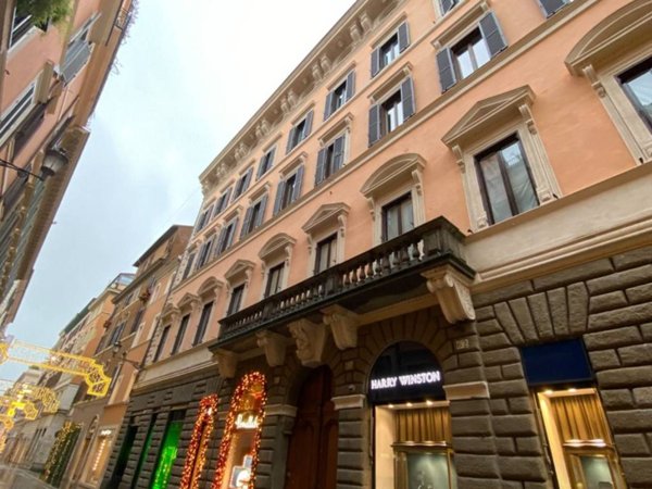 intera palazzina in vendita a Roma in zona Trevi-Colonna